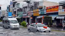 Nội ô TP Cà Mau ngập sâu do hoàn lưu bão số 1 gây ra