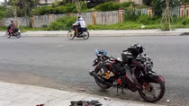 Giận vợ… một thanh niên ở Sóc Trăng phá banh xe “xịn”
