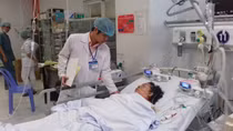 Tỉnh dậy giữa đêm, xuống bếp lấy dao tự đâm thủng tim