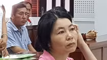Người phụ nữ đâm chết bạn do đang nhậu bị đánh