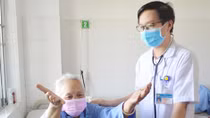 Cụ bà U90 bị đột quỵ được cứu sống 