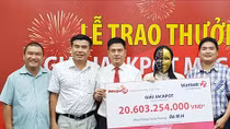 Cô gái bán mỹ phẩm trúng Vietlott gần 21 tỷ VNĐ