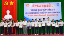 Trao học bổng Lương Định Của cho học sinh nghèo hiếu học tỉnh Sóc Trăng 