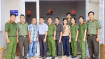 Bàn giao nhà nghĩa tình đồng đội