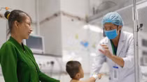Cứu sống bé trai 4 tuổi nhờ “báo động đỏ” liên viện