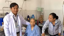 Cứu sống cụ bà 90 tuổi bị sốc nhiễm trùng đường mật nặng