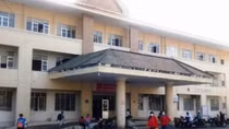 Bán hàng rong cho bệnh nhân nhiễm COVID-19