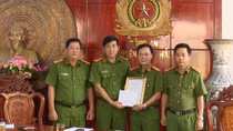Khen thưởng các đơn vị thực hiện cao điểm tấn công tội phạm