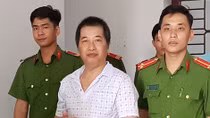 12 năm tù cho thủ kho “ăn” 2.660 bao phân bón 