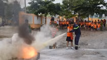 Học viên nhí hào hứng với lớp tập huấn PCCC
