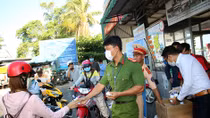 Công an TP Cần Thơ chung tay phòng chống dịch bệnh COVID-19
