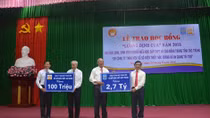 Trao học bổng cho học sinh, sinh viên nghèo tỉnh Sóc Trăng