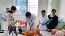 Bệnh tay chân miệng ở ĐBSCL tăng nhanh, tập trung ở trẻ dưới 2 tuổi