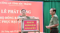 Công an Sóc Trăng ủng hộ đồng bào miền Trung khắc phục hậu quả thiên tai