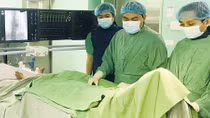 Hai ê kíp cùng cứu sống bệnh nhân đột quỵ não