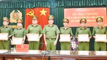 Khen thưởng 7 cán bộ, chiến sỹ khám phá nhanh các vụ án