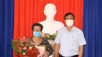 5 cụ bà mang tiền tiết kiệm ủng hộ phòng chống COVID-19