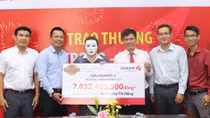 Người phụ nữ thay chồng nhận giải Vietlott hơn 7 tỷ đồng