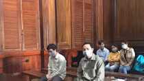 Lôi kéo bạn học vào vòng lao lý