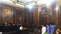 Vợ cũ chủ mưu chém chồng là bác sĩ Chiêm Quốc Thái lãnh 18 tháng tù