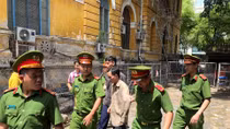 Băng nhóm chạy giấy phép kinh doanh, bằng cấp "lãnh án nặng"
