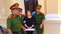 Cán bộ phường tự “xoá đói giảm nghèo” cho mình gần 7,4 tỉ đồng hầu toà