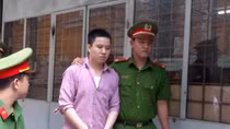 Người chết, kẻ vào tù vì... giấy vệ sinh