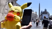 Linh mục Italy phát động Thập tự chinh chống Pekemon Go