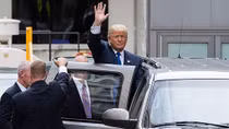 Donald Trump tuyên bố từ bỏ thương trường vì lãnh đạo đất nước quan trọng hơn