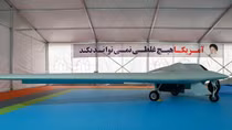 Iran cho ra mắt máy bay không người lái “Tia chớp” Saeqeh “nắn gân” Mỹ