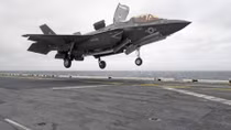 Mỹ triển khai tàu sân bay F-35 siêu đắt đầu tiên và hiện đại nhất
