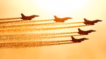 Không quân Hàn Quốc trang bị bom và tên lửa “khủng” cho máy bay F-16