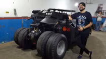 Siêu xe Batmobile tự chế của người đàn ông Pakistan