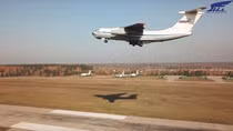 Ngoạn mục cảnh quần thảo trên không của máy bay quân sự Nga Il-76 và A-50