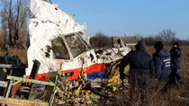 Manh mối tìm ra thủ phạm bắn rơi máy bay Malaysia MH17