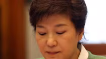 Tổng thống Hàn Quốc Park Geun hye chỉ định luật sư bào chữa
