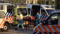 Xe “điên” cán nhiều người đi bộ trước ga tàu trung tâm Amsterdam