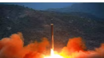 Hàn Quốc tiết lộ bất ngờ về tên lửa Hwasong-12 của Triều Tiên