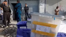 Nổ liên tục làm rung chuyển các trung tâm bầu cử ở Afghanistan