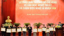 Chủ tịch nước yêu cầu khẩn trương giải quyết các vấn đề liên quan đến Giải thưởng Hồ Chí Minh