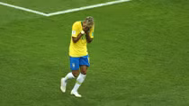 Neymar chơi mờ nhạt, vũ công samba nhọc nhằn chia điểm