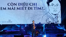 Nhà thơ Hồng Thanh Quang bày tỏ tình yêu trong đêm thơ nhạc 