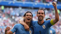 Uruguay thắng dễ Nga 3-0, Salah trắng tay rời World Cup