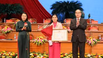 Đồng chí Nguyễn Thị Thanh Hòa được trao Huân chương Độc lập hạng Nhì