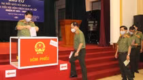 Lãnh đạo, cán bộ, chiến sĩ Bộ Công an bỏ phiếu lựa chọn ứng viên Quốc hội và HĐND các cấp