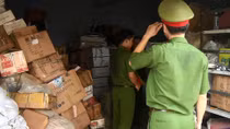 Phát hiện kho hàng nhập lậu ngay giữa thành phố