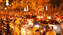Những người giữ bình yên trong men say chiến thắng