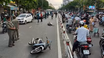 Nam thanh niên chạy xe máy tốc độ cao tự té tử vong