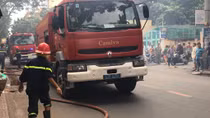 Lợi dụng khi nhà đang bị cháy, lẻn vào "rinh" đồ tẩu thoát