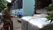 Thu giữ lô hàng thiết bị điện tử cũ nhập lậu
